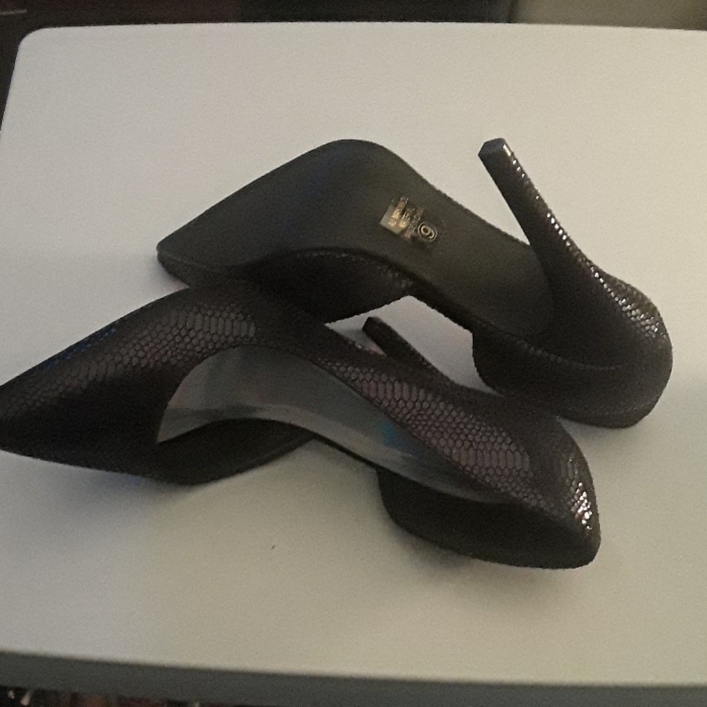 Shoes - Picture 3 of 3